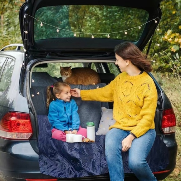 Outdoor Camping Blanket - Fleece Waterproof Stadium Blanket with Portable Bag - Picture 3 of 7